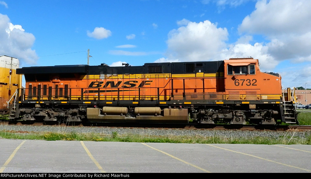 BNSF 6732